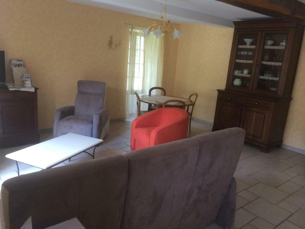 Gite Les Auregats Maligny Exterior foto